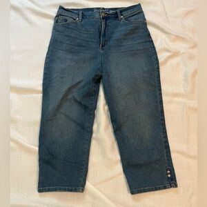 GLORIA VANDERBILT ALL AROUND SLIMMING EFFECT CAPRI JEANS